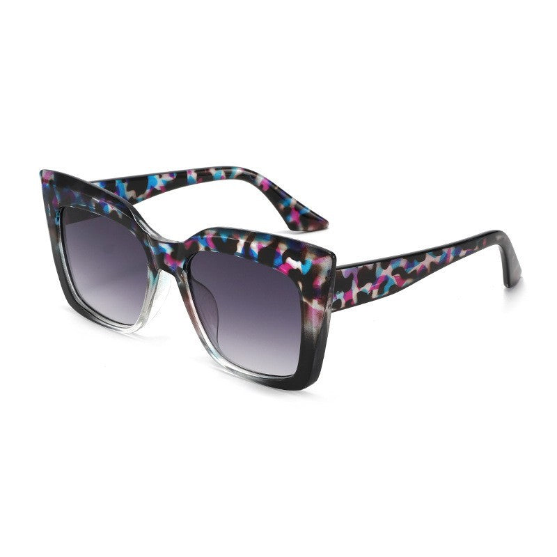 Fashion-Forward Oversized Square Sunglasses