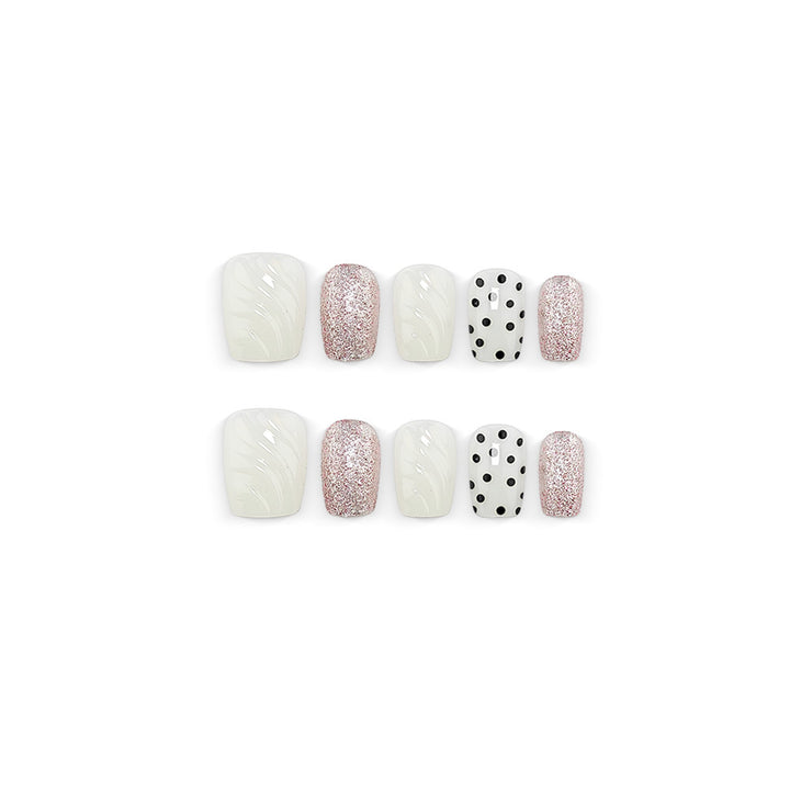 Artificial nails with diverse patterns and glitter effects Bowlift