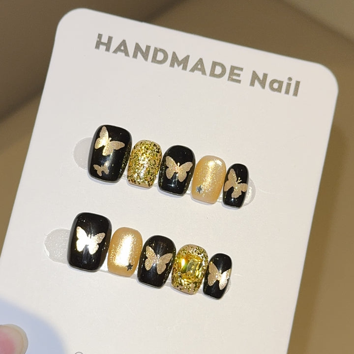 Artificial nails with elegant butterfly design Bowlift