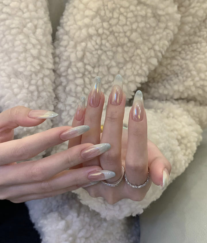 Artificial nails with elegant ombre look Bowlift