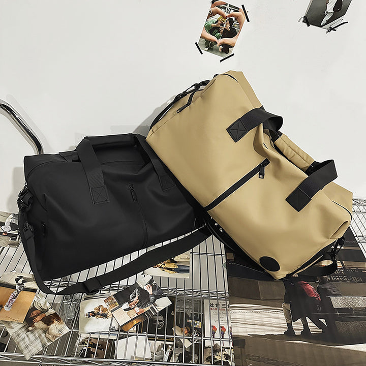 Sporty travel bag with water-repellent material and practical organizer compartments Bowlift