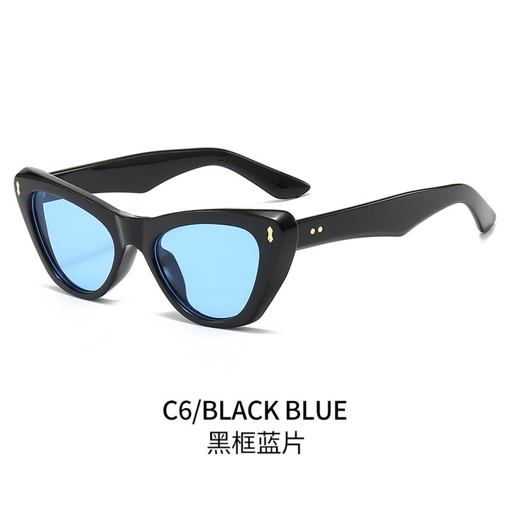 Ladies Cat-Eye Sunglasses with Elegant Accentuated Frame Bowlift