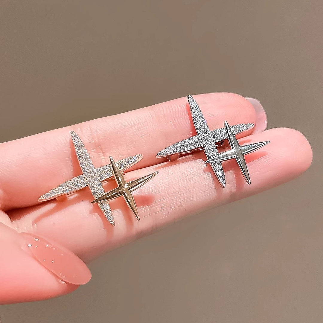 Glamorous brooch with sparkling rhinestones Bowlift