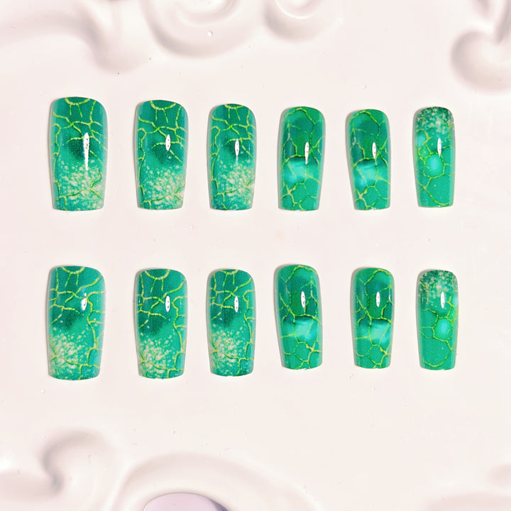 Artistic Marble Effect Nail Art Bowlift