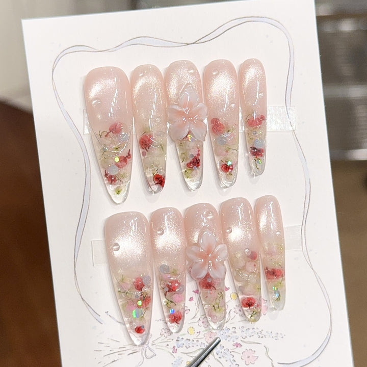 Artificial nail tips with floral details Bowlift