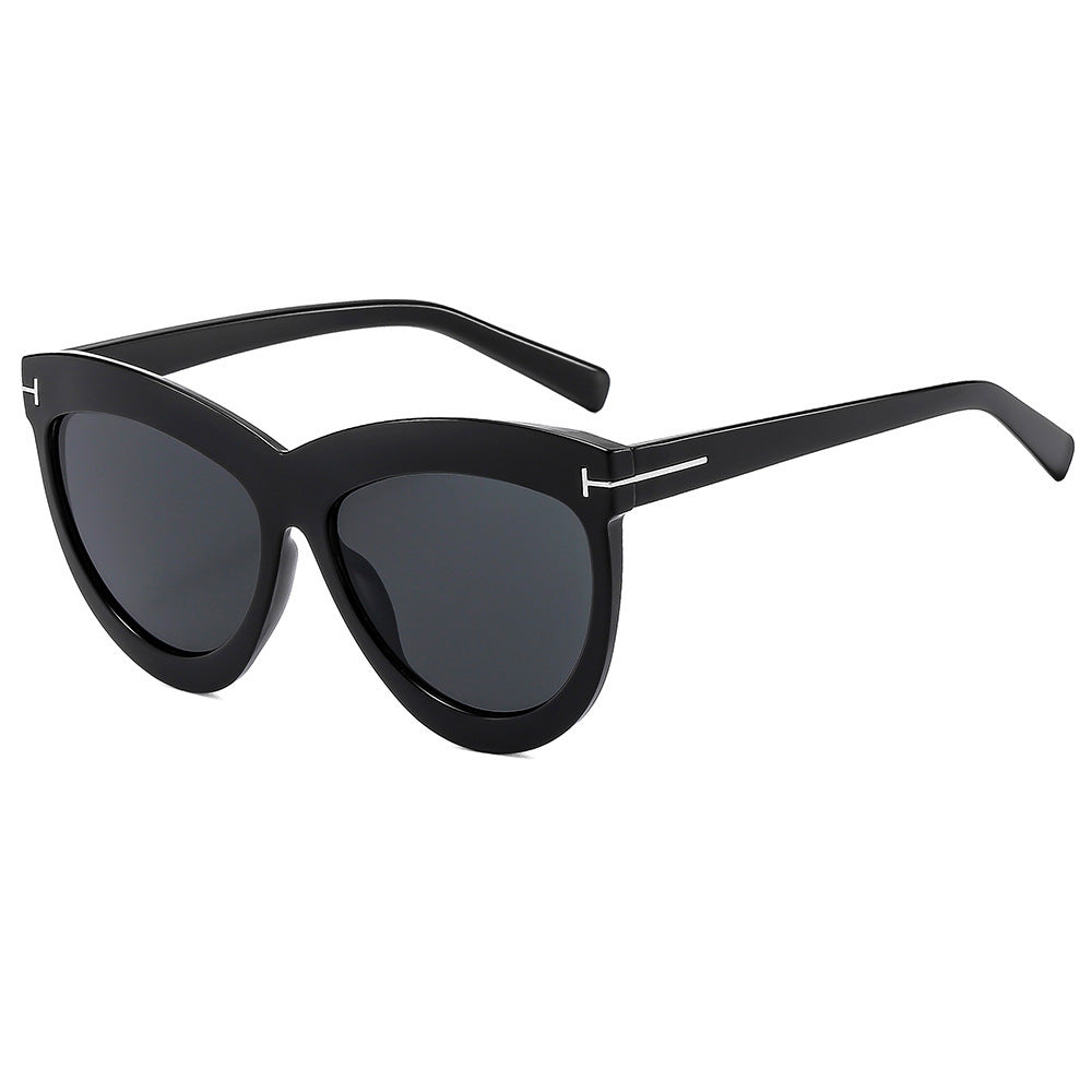 Stylish Cat-Eye Sunglasses with Slim Metal Accents Bowlift