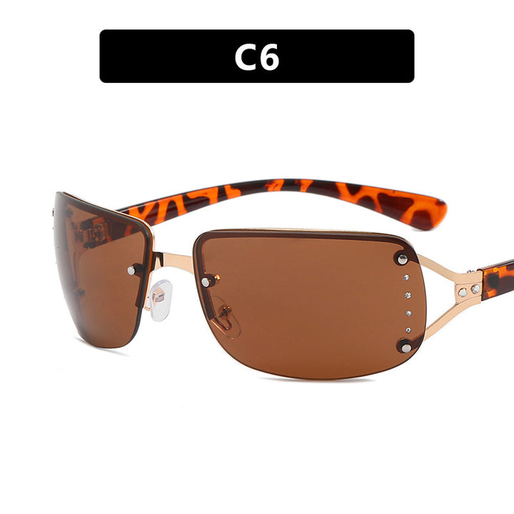 Ladies extravagant sunglasses in modern design with fine accents Bowlift