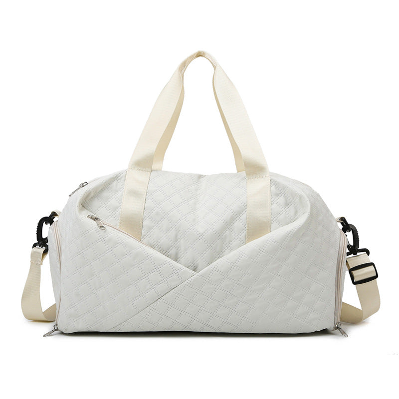 Sporty travel bag with elegant quilted pattern Bowlift