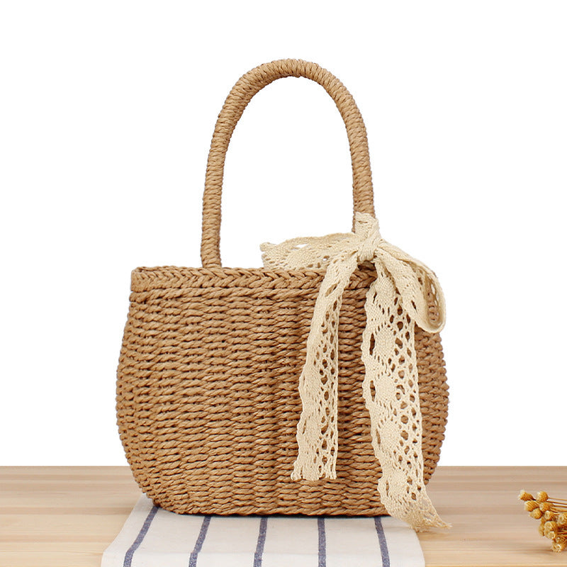 Basket bag with elegant lace Bowlift