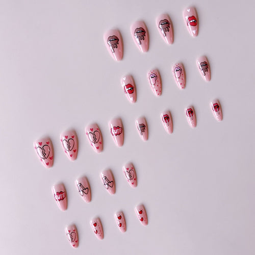 Artificial nail set with playful lip and heart motifs Bowlift