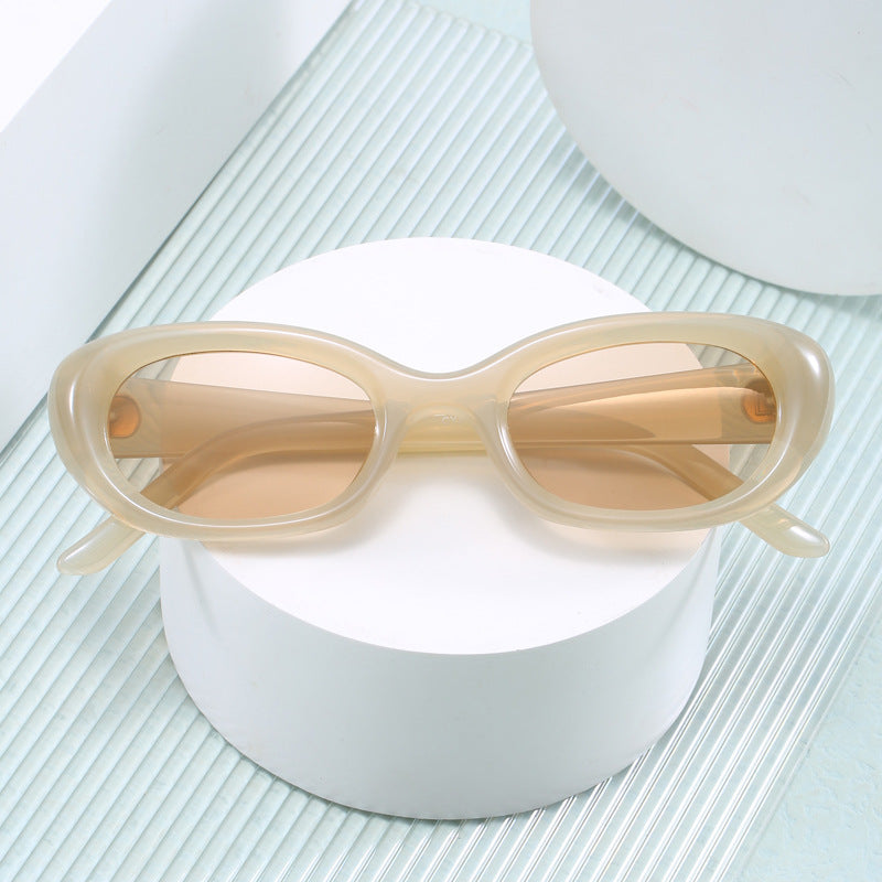 Women's fashionable sunglasses with oval design and UV protection Bowlift