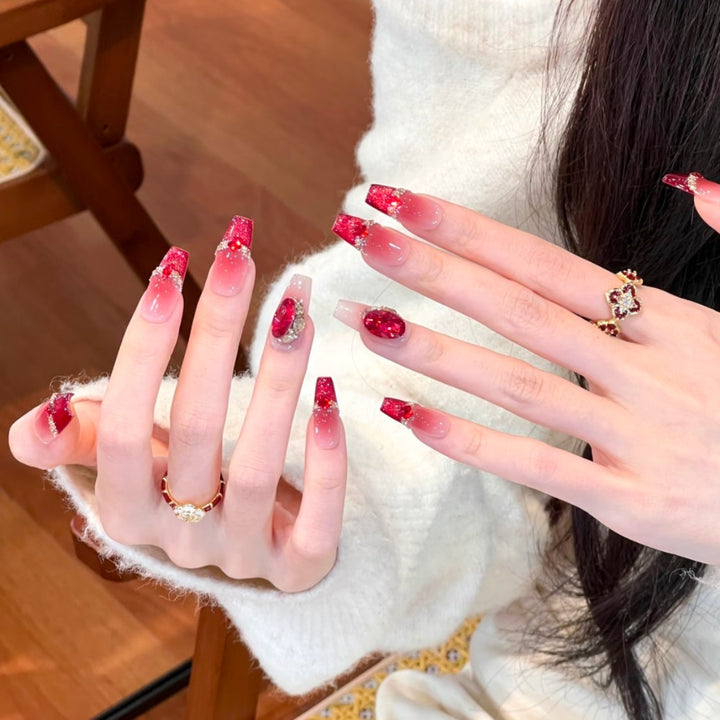 Glamorous Press-On Nail Art Set with Rhinestone Accents Bowlift