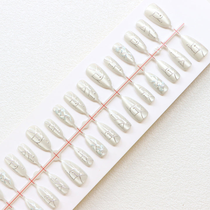 Elegant Press-On Nail Art Collection Bowlift