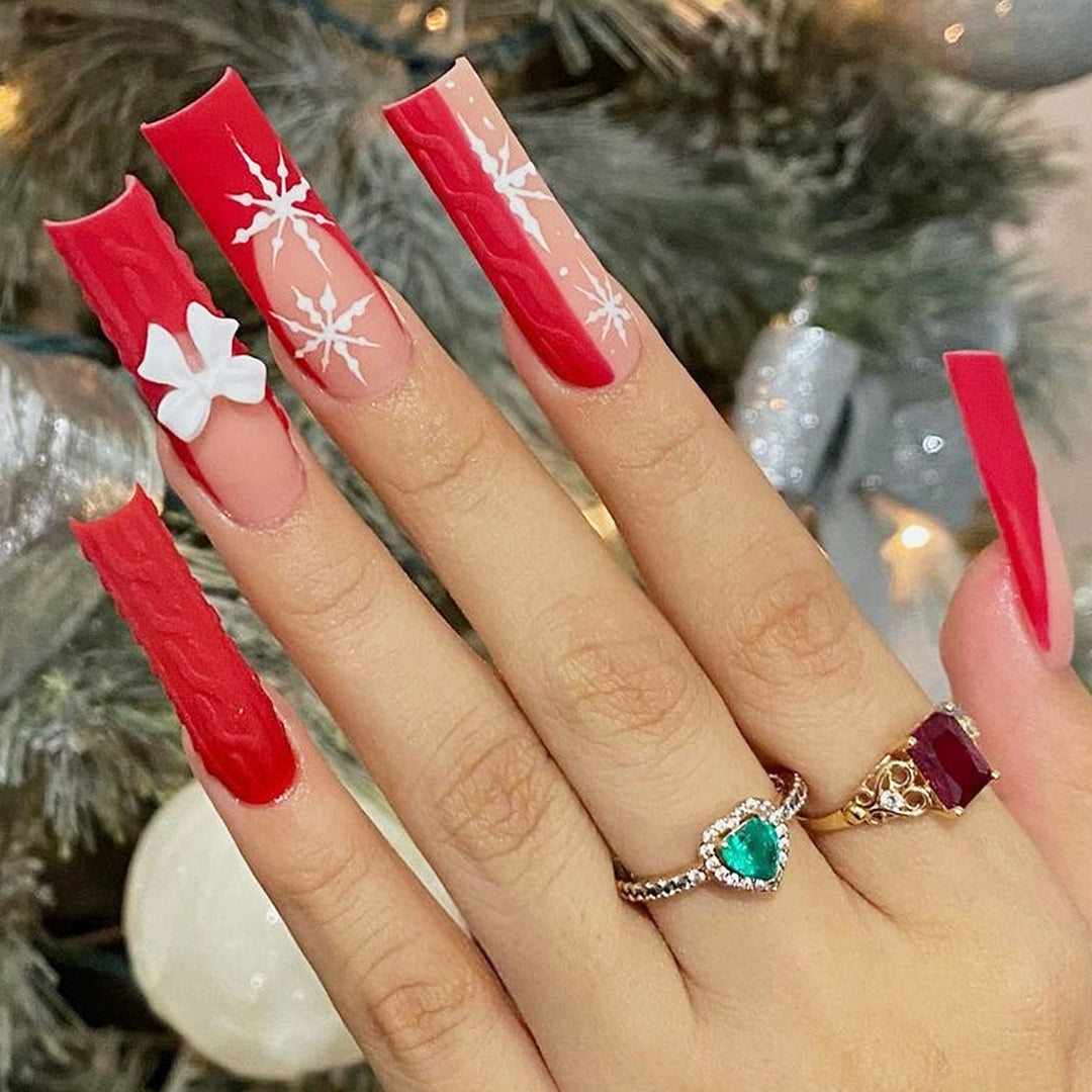 Themed Holiday Press-On Nail Set Bowlift