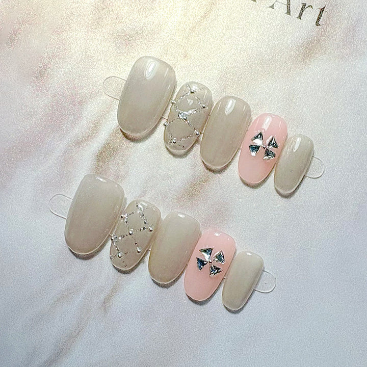 Fashionable Press-On Nails Bowlift