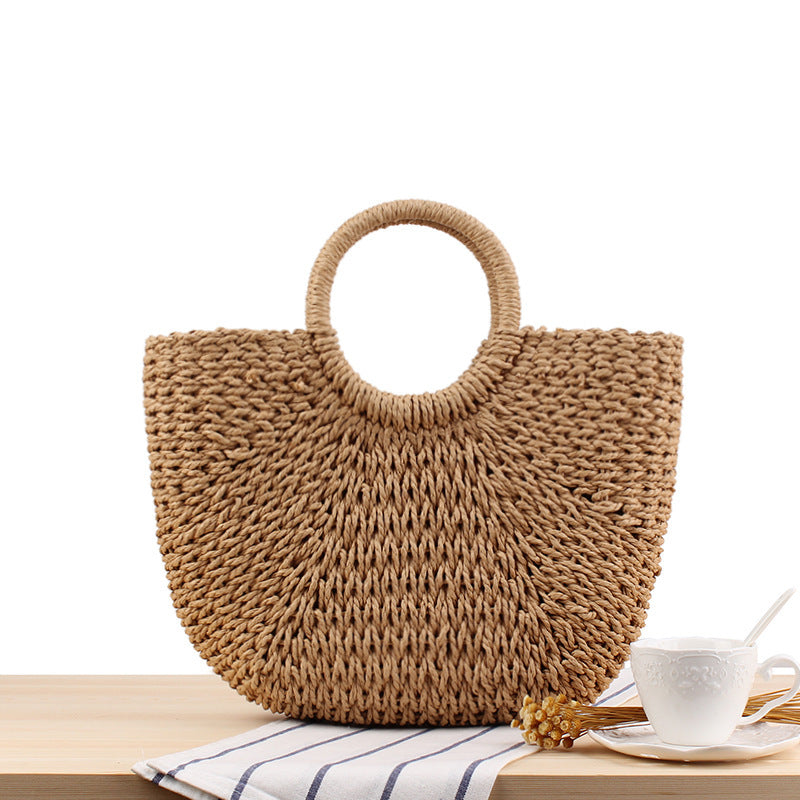 Beach bag made of durable woven material with modern circular design Bowlift
