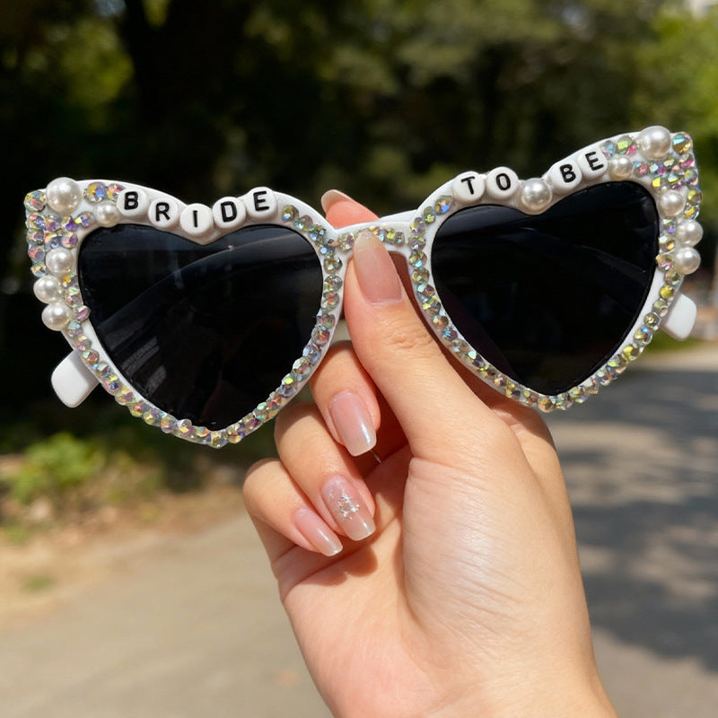 Glamorous Heart-Shaped Bridal Sunglasses Bowlift