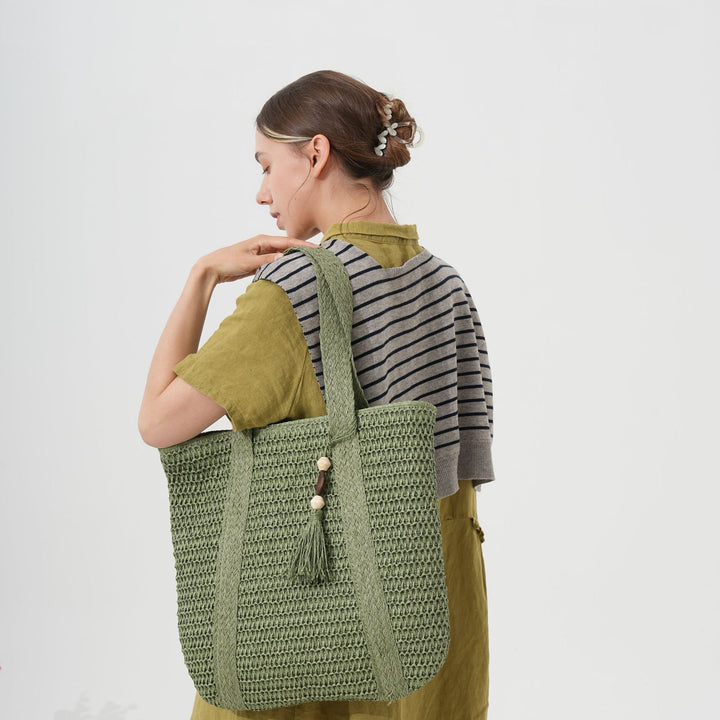 Elegant and Durable Beach Bag Bowlift