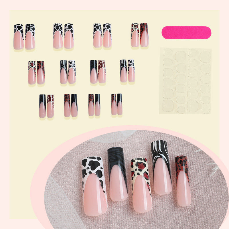 Nail art set with modern leopard pattern Bowlift