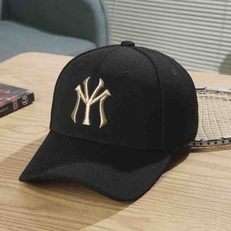 Men's Classic Structured Cap Bowlift