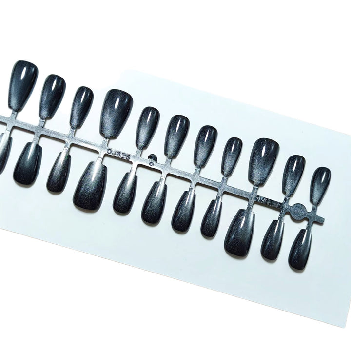 Elegant Art Nails with Shimmering Finish Bowlift