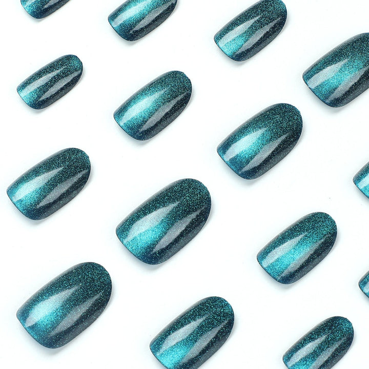Artful Gel Nails with Shimmering Gradient Bowlift