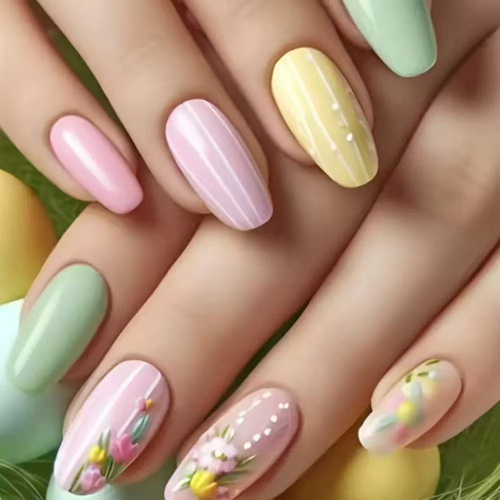 Creative artificial nails with spring-like floral designs Bowlift