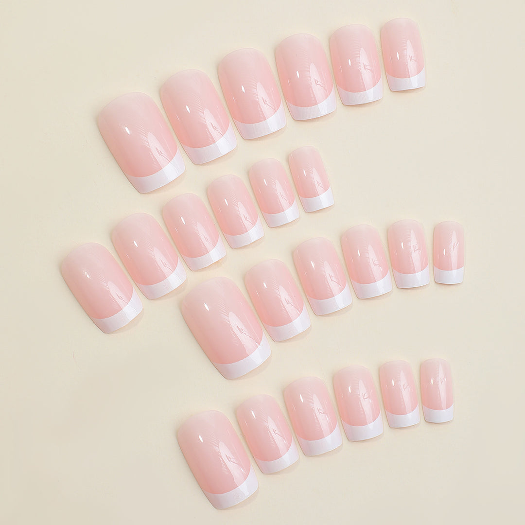 Artificial nail set with elegant French tip decorations Bowlift