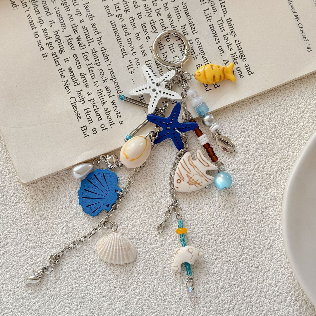 Playful keychain with maritime flair Bowlift