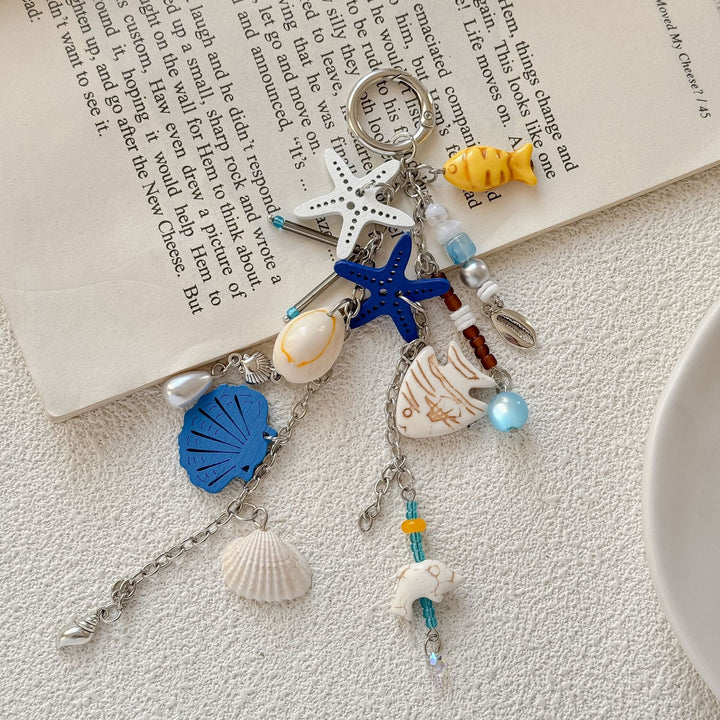 Playful keychain with maritime flair Bowlift