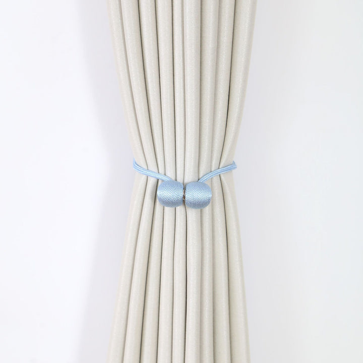 Decorative curtain tieback Bowlift