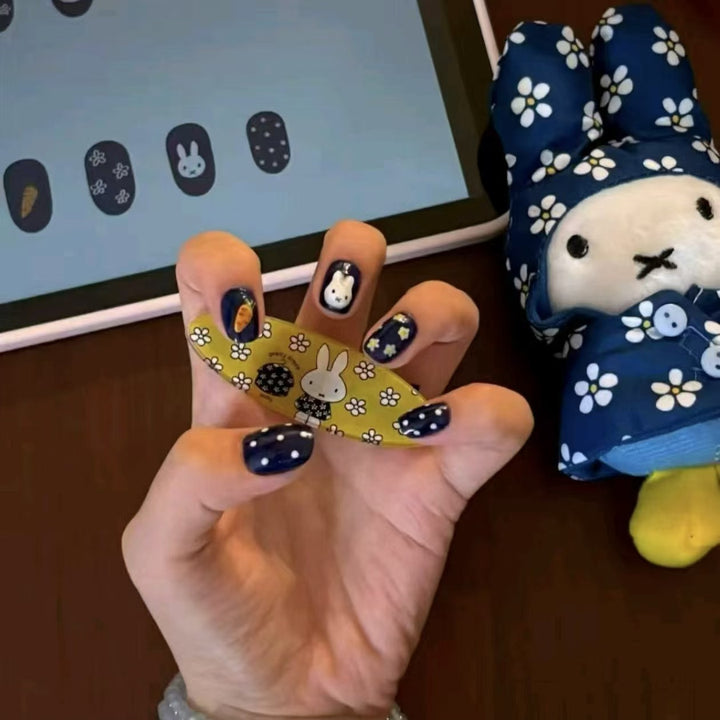Artistic Character Nail Art Set Bowlift