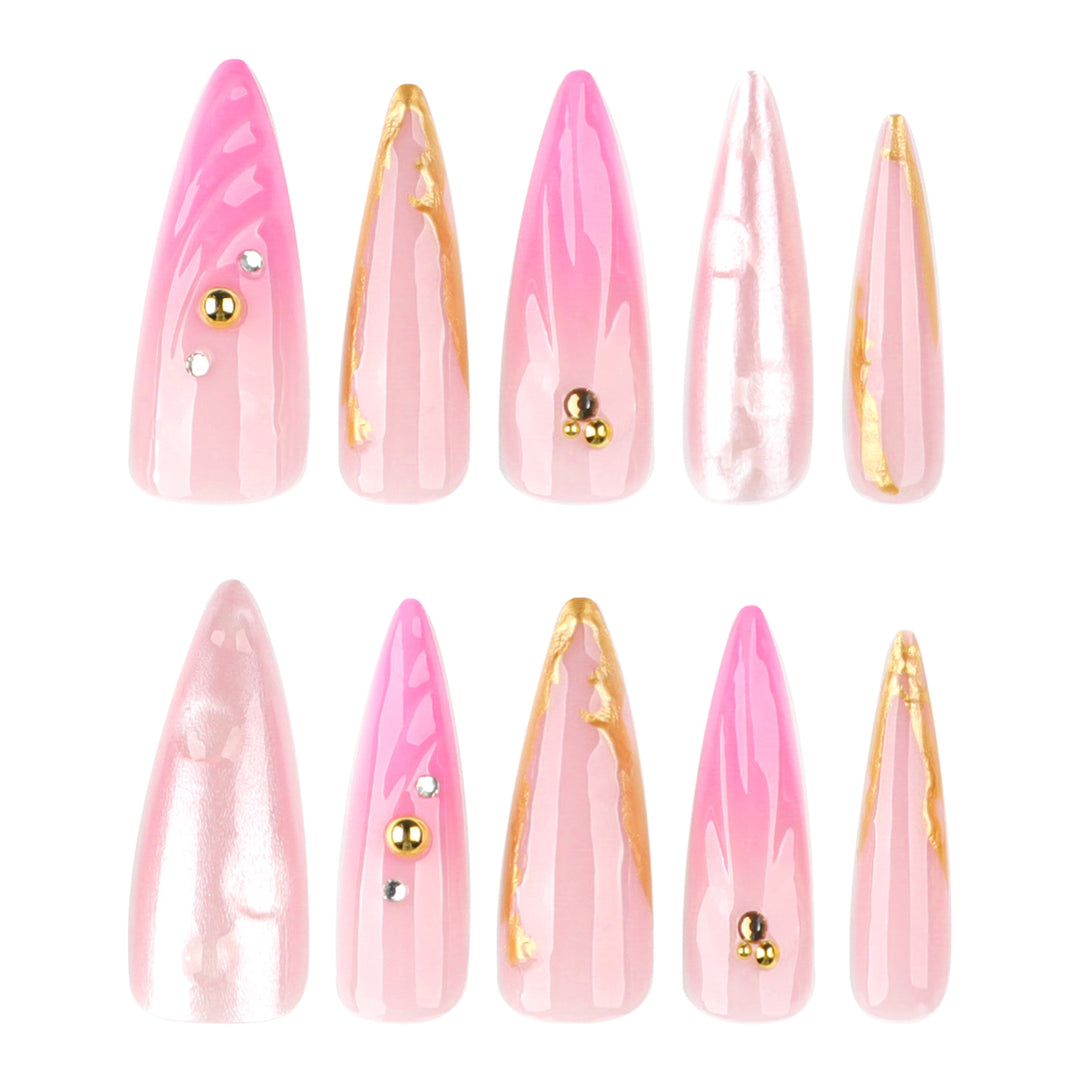 Luxurious artificial nails with elegant gold accent Bowlift
