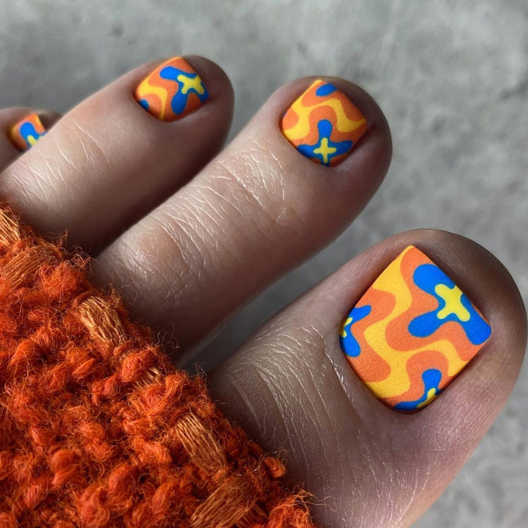 Artistic Press-On Toenails Bowlift