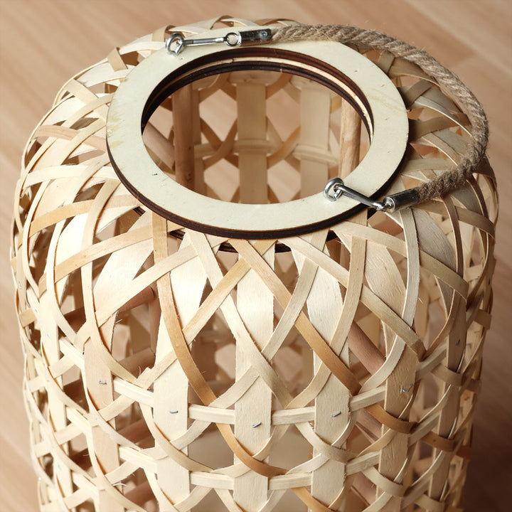 Handcrafted lantern in natural design Bowlift