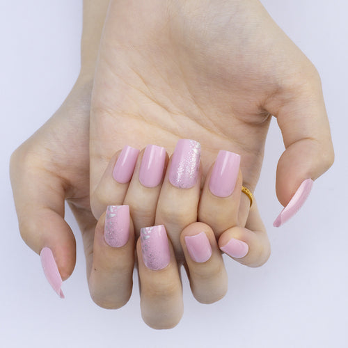 Glittering artificial nails with luxurious gradient Bowlift