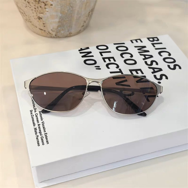 Fashionable Metal Sunglasses in Modern Design Bowlift