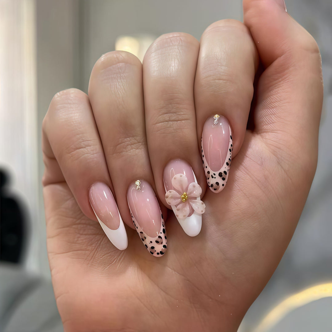 Elegant Floral Accented Press-On Nail Set Bowlift