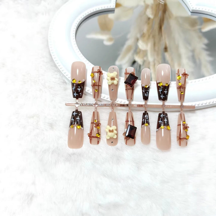 Artificial nails with living bear and gemstone accent Bowlift