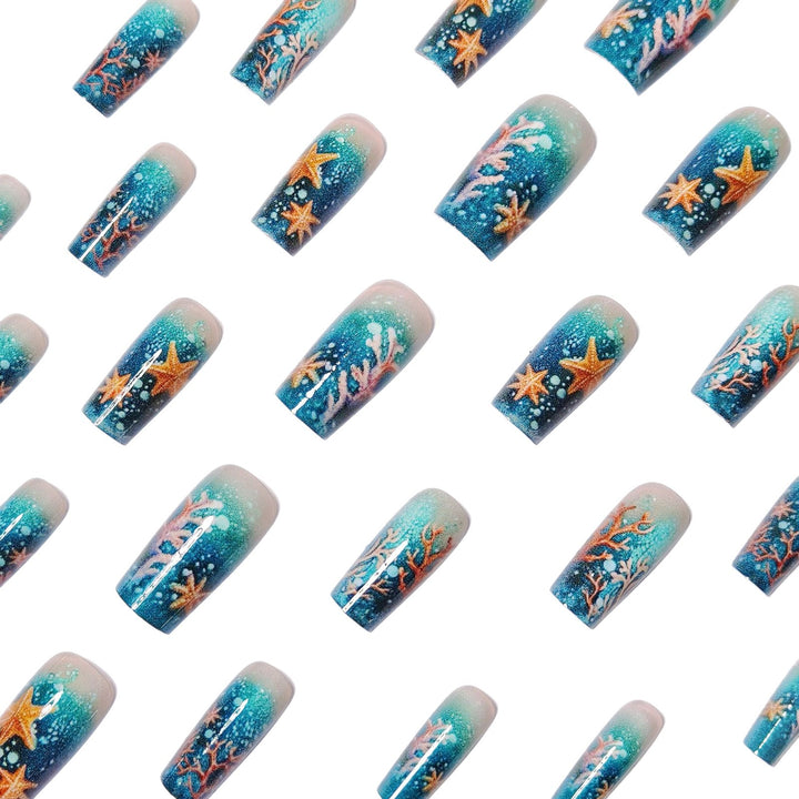 Glittering artificial nails with maritime star motif Bowlift