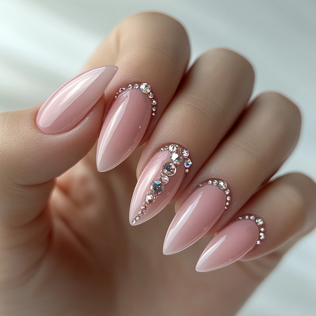 Nail set with elegant glitter accents Bowlift