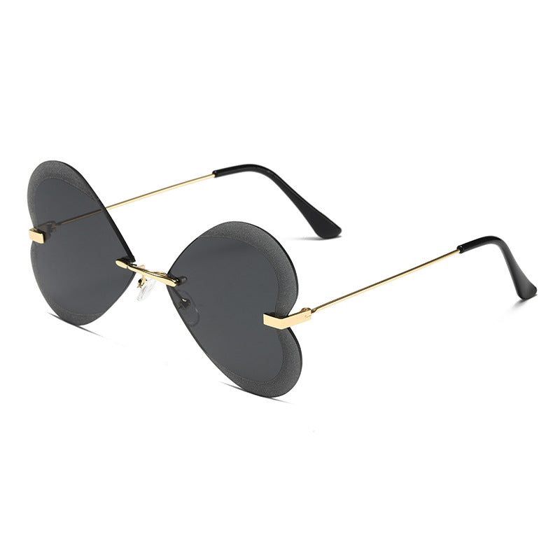 Women's Heart-Shaped Sunglasses in Trendy Design Bowlift