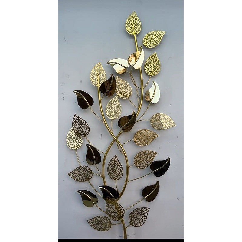 Wall-Mounted Leaf Sculpture Bowlift