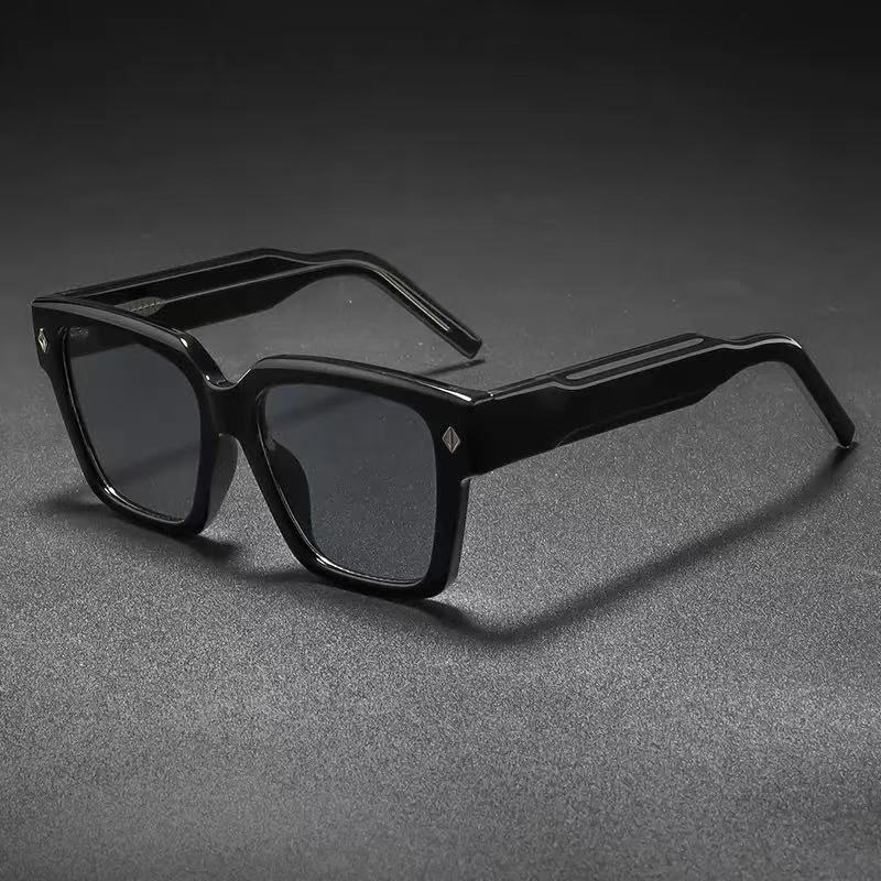 Ladies Stylish Sunglasses with Striking Square Frame Bowlift