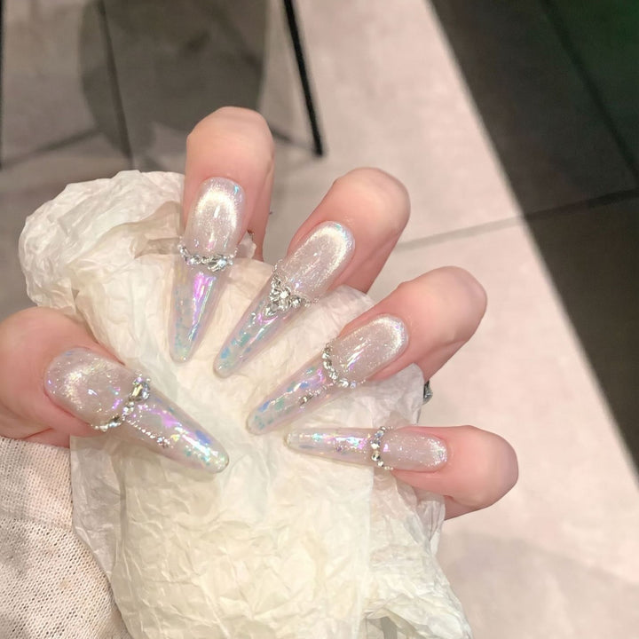 Glamorous Nail Art Bowlift