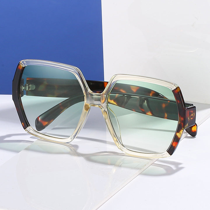 Women's stylish oversized sunglasses with elegant square frame Bowlift