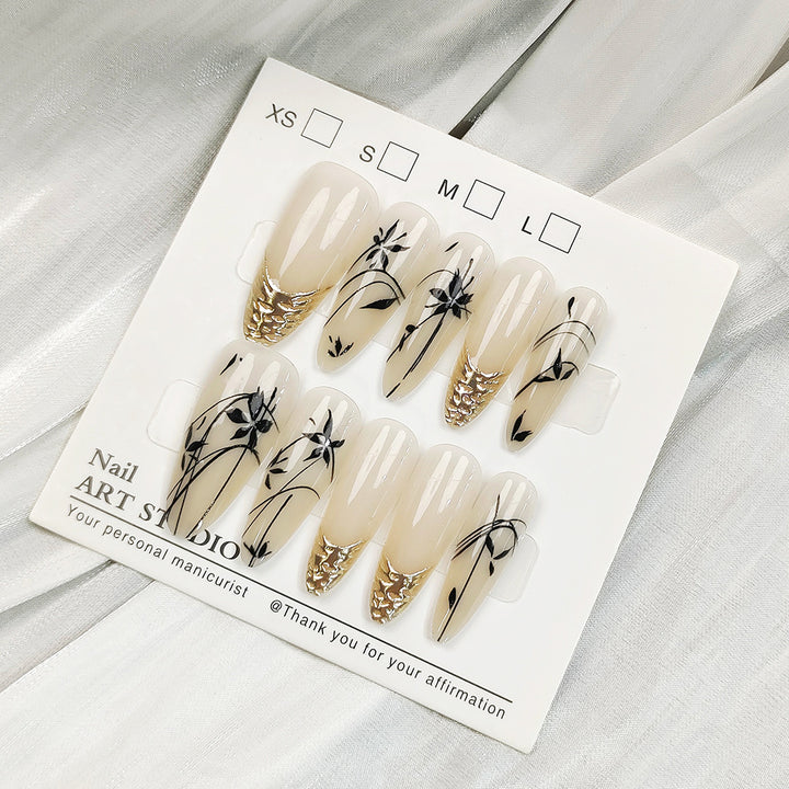 Glamorous Artificial Nails with Shimmering Design Bowlift