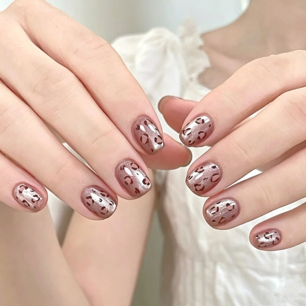 Artistic Press-On Nail Set with Leopard Print Design Bowlift