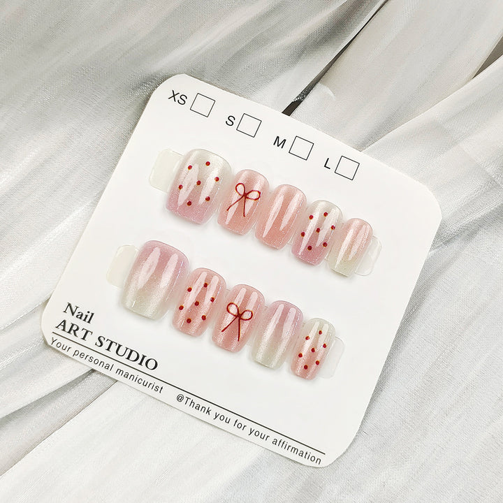 Glamorous Artificial Nails with Shimmering Design Bowlift