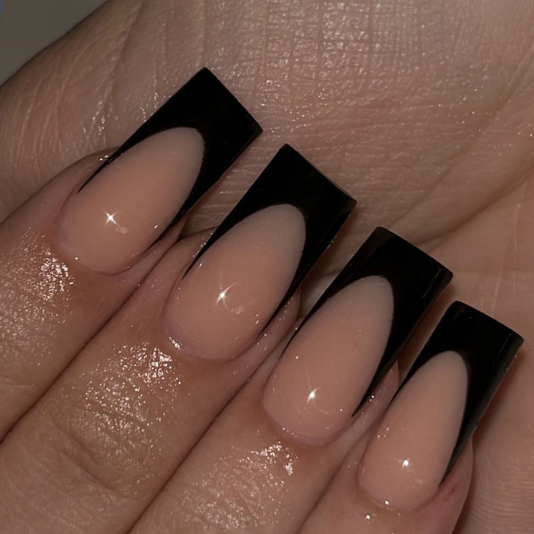Artificial nail tips with modern design and stylish accents Bowlift